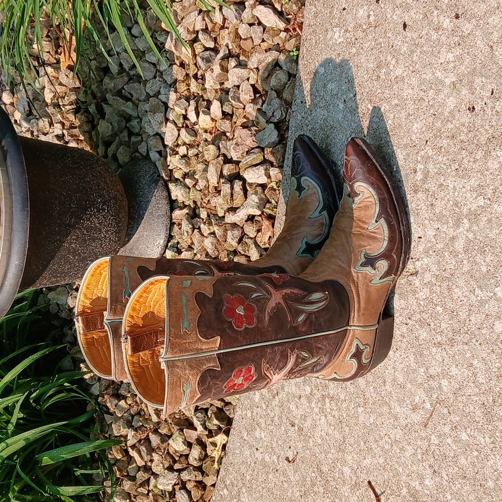 Old Gringo Two-Tone Brown Floral Embroidered Heeled Cowboy Boots - Picture 11 of 16